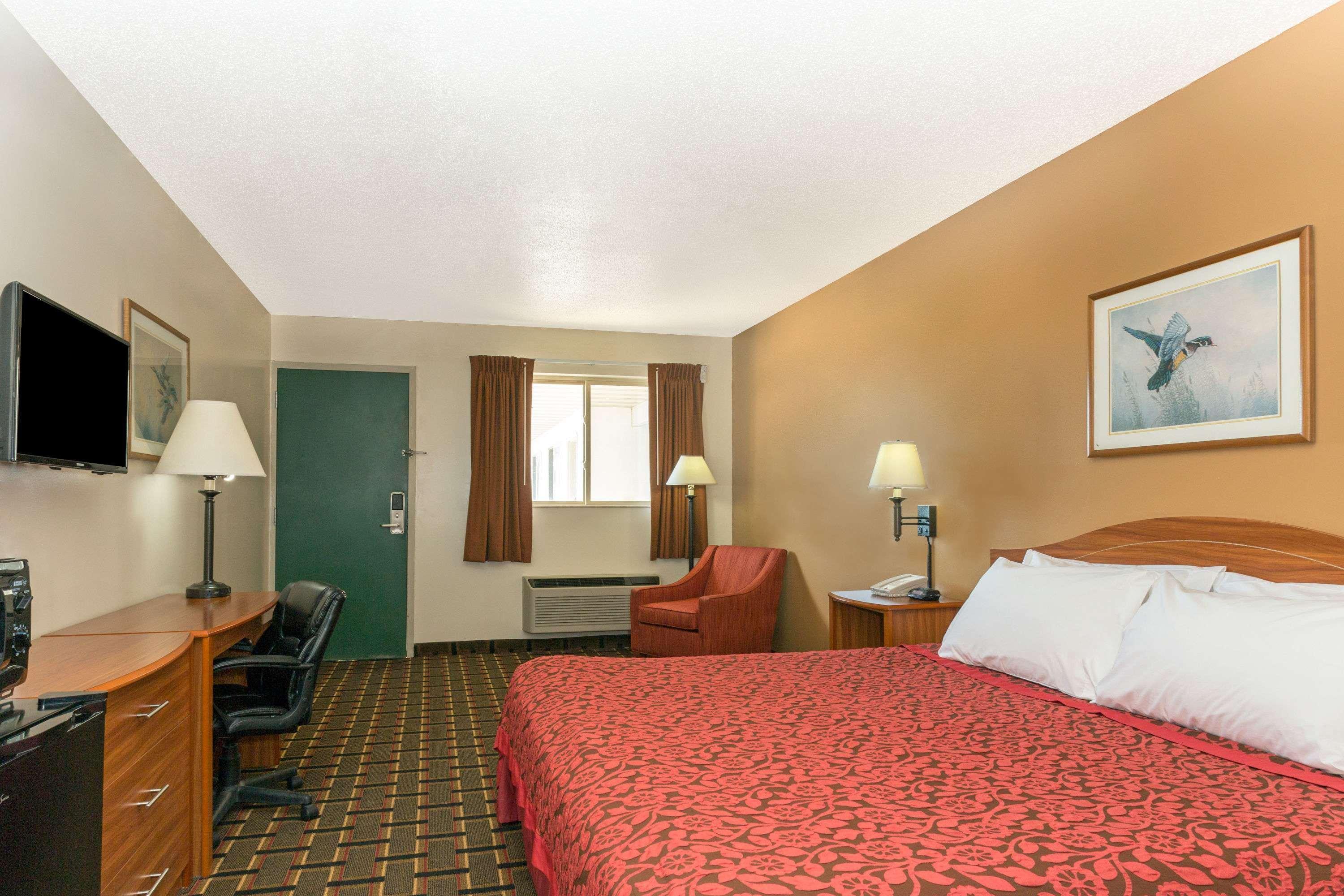 Days Inn By Wyndham Paxton Exterior foto